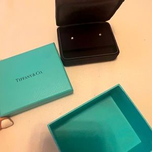 Tiffany&CO gold diamond studs earrings